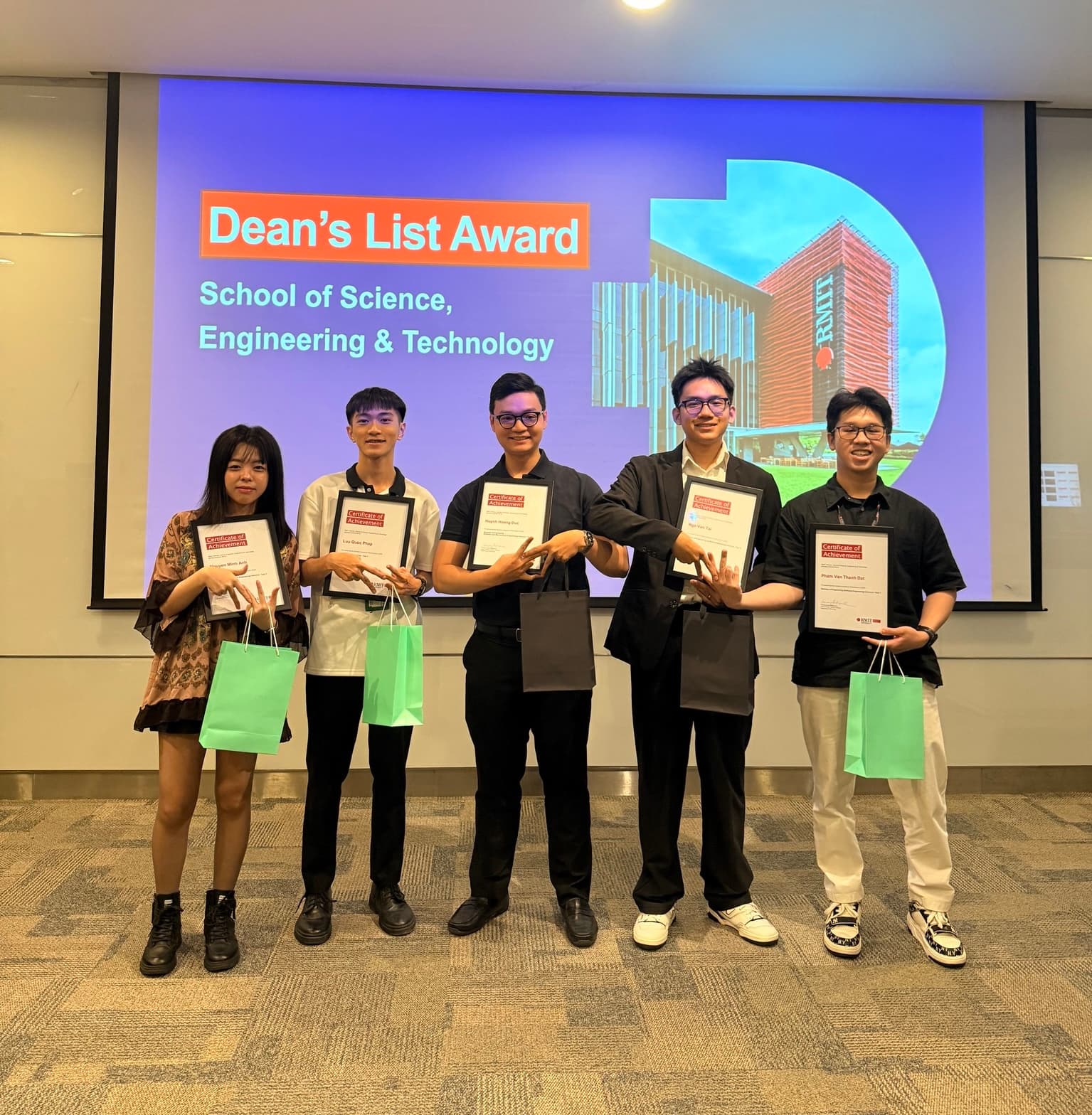 2025 SSET Dean's List Award